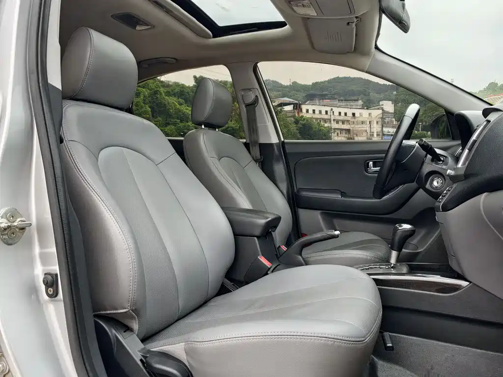 Hyundai Elantra 2011 1.6L Automatic Luxury Edition