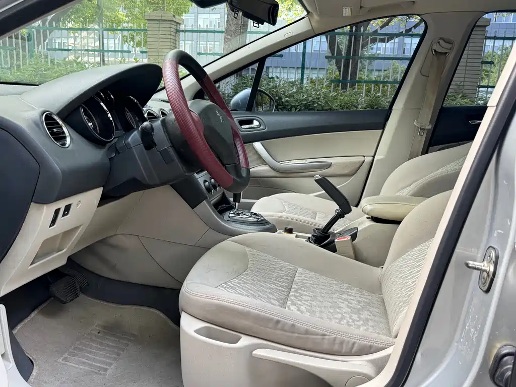 Peugeot 408 2010 2.0L Automatic Premium Edition