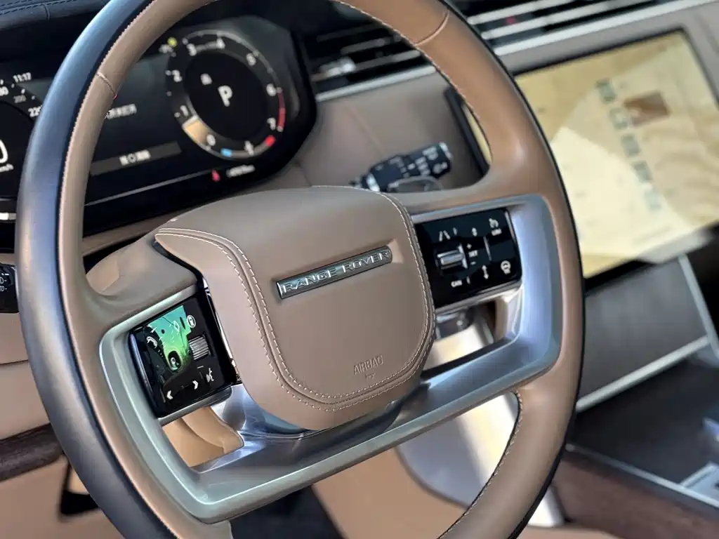 Range Rover 2024 3.0 L6 400PS Autobiography LWB