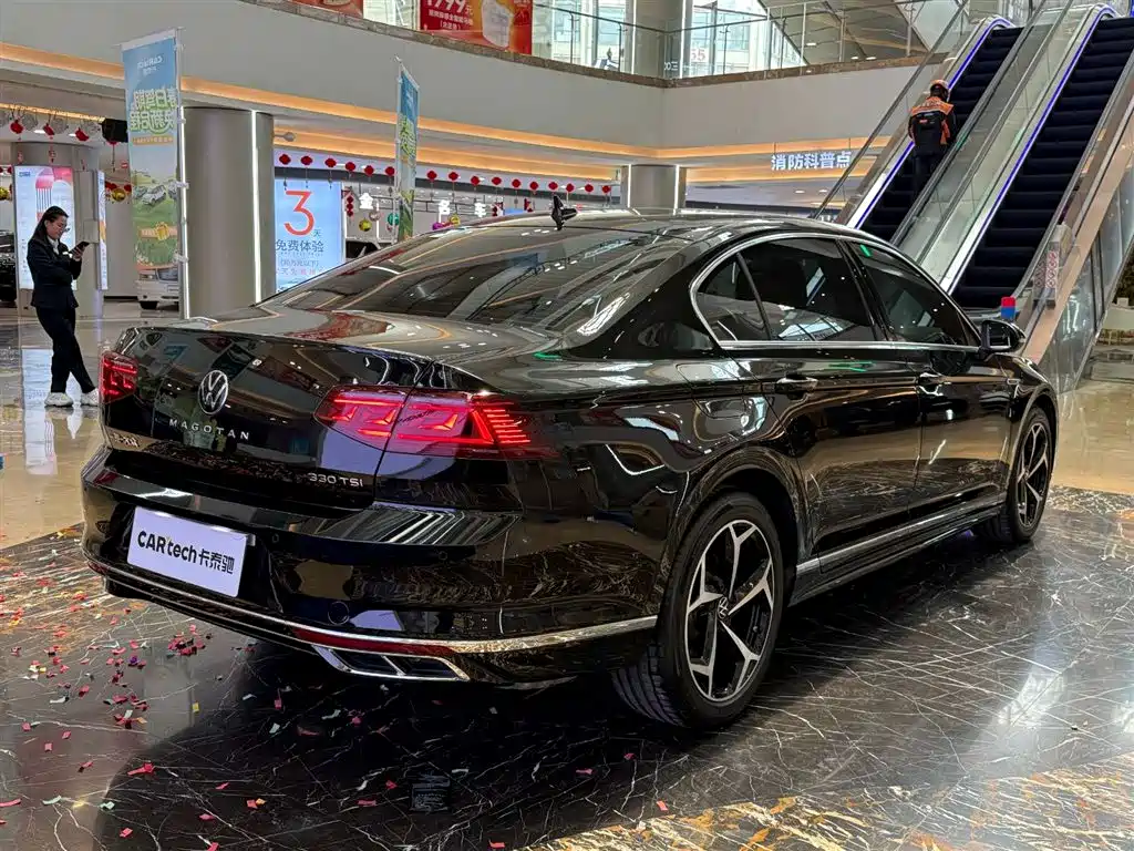 Volkswagen Magotan 2023 2 Million Units Anniversary Edition 330TSI DSG Luxury