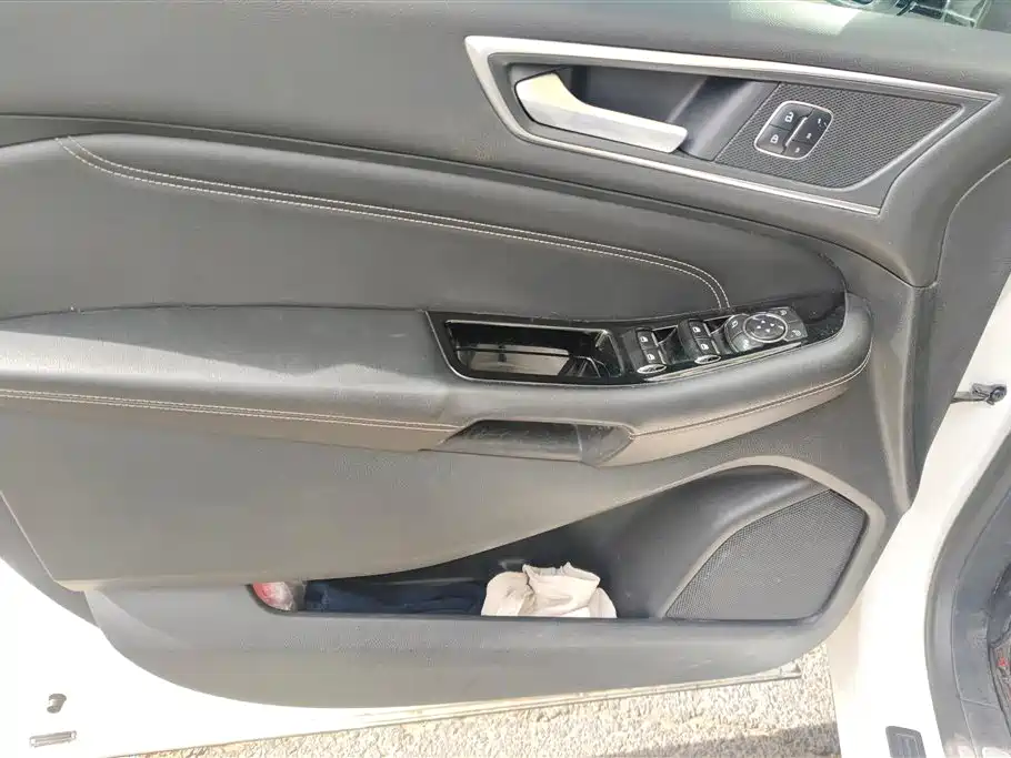 Edge 2016 EcoBoost 245 AWD Zunrui Edition 7-seat