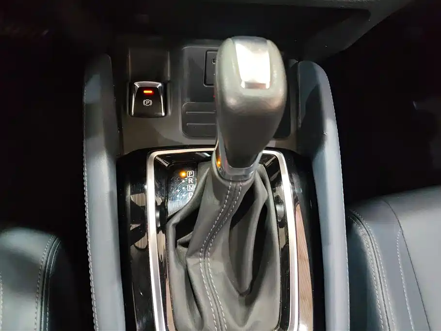 Nissan Qashqai 2025 Honor 2.0L CVT XV+ Leading Edition