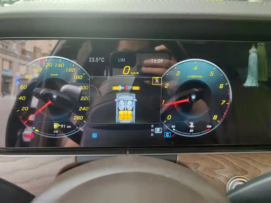 Mercedes-Benz E-Class 2022 Facelift II E 260 L