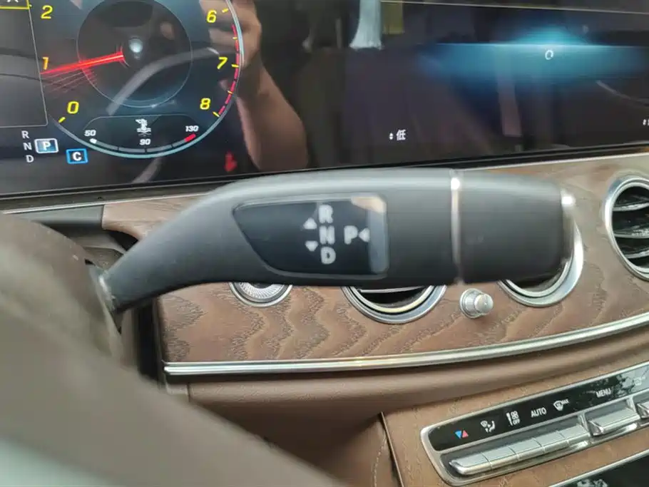 Mercedes-Benz E-Class 2022 Facelift II E 260 L