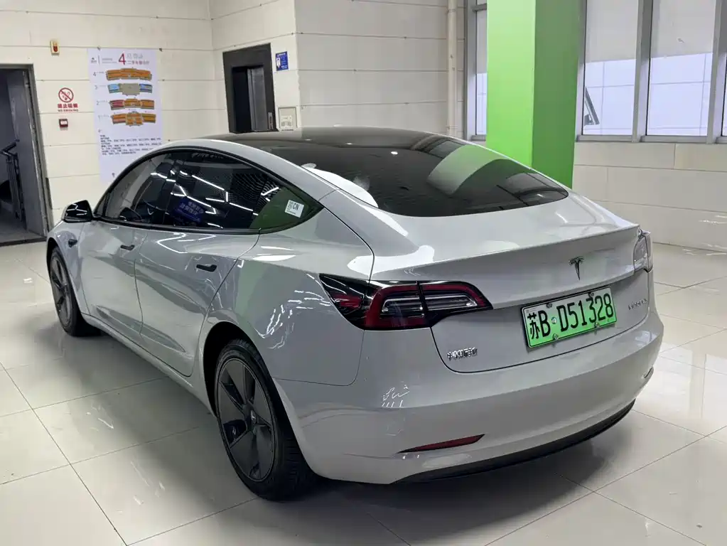 Model 3 2022 Rear-Wheel Drive