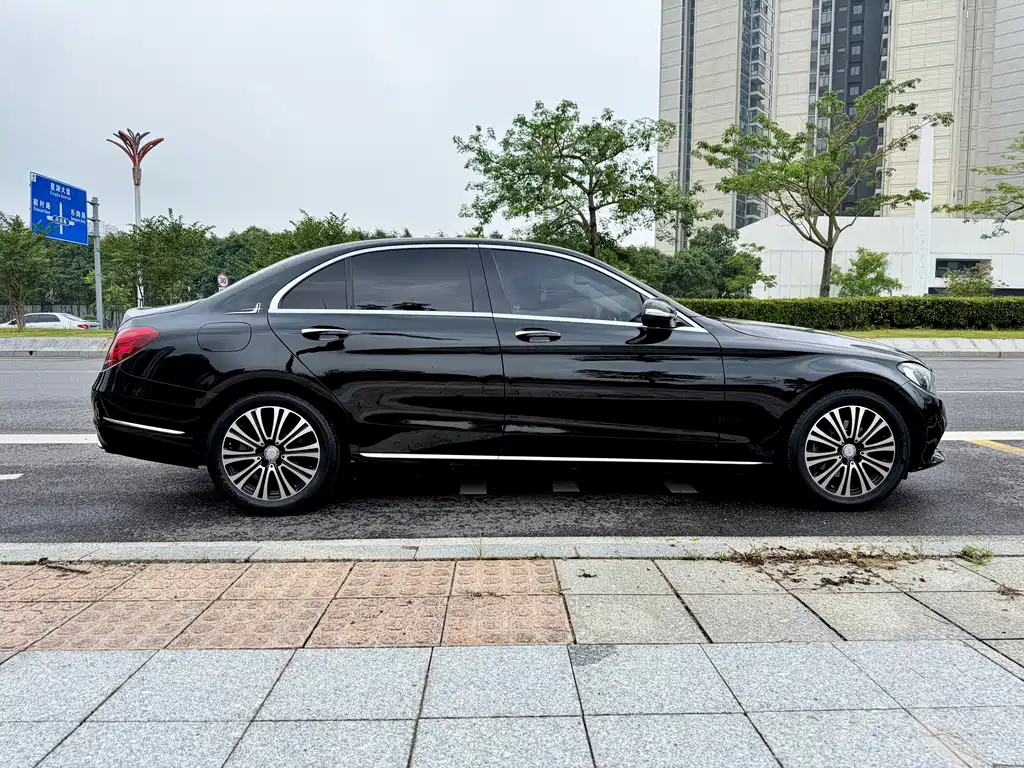 Mercedes-Benz C-Class 2015 Facelift C 200 L