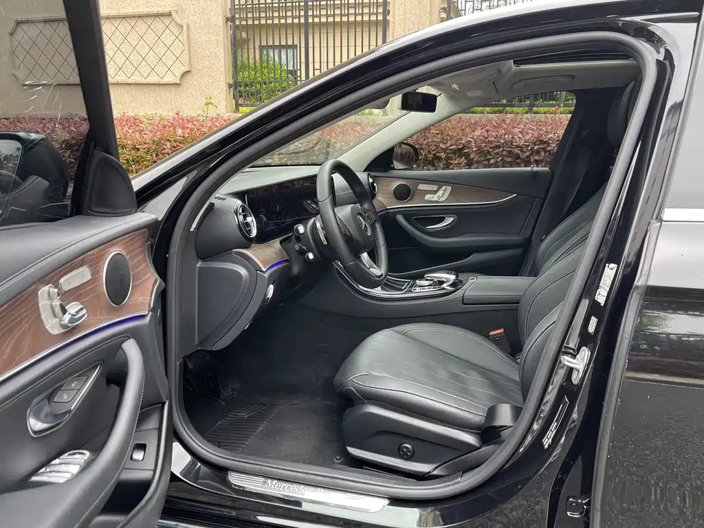 Mercedes-Benz E-Class 2016 E 300 L Fashion