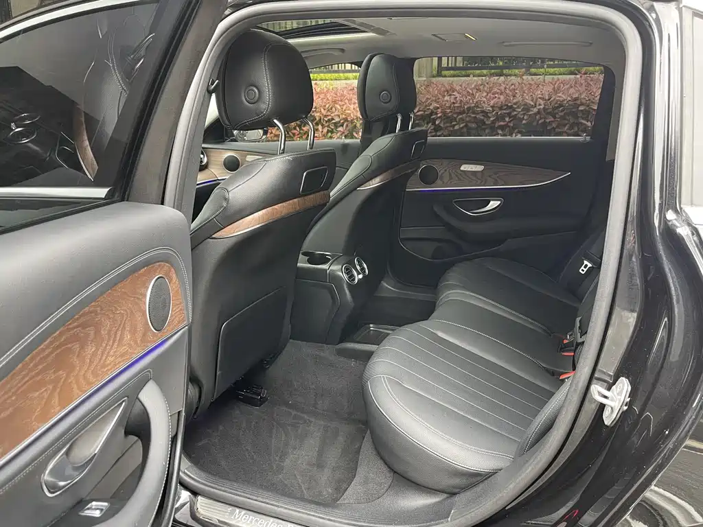 Mercedes-Benz E-Class 2016 E 300 L Fashion