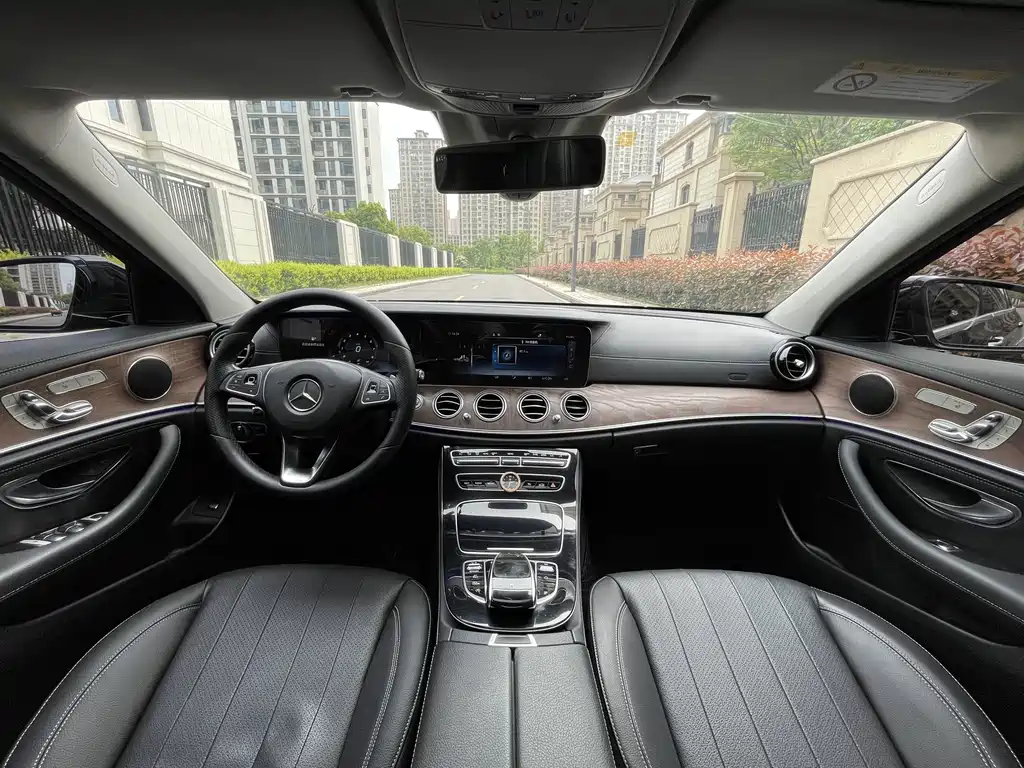 Mercedes-Benz E-Class 2016 E 300 L Fashion