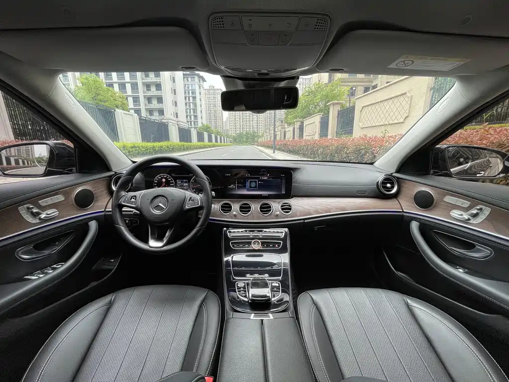 Mercedes-Benz E-Class 2016 E 300 L Fashion