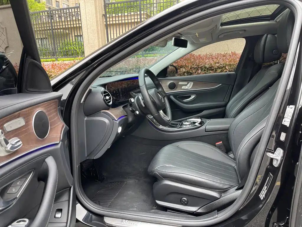 Mercedes-Benz E-Class 2016 E 300 L Fashion