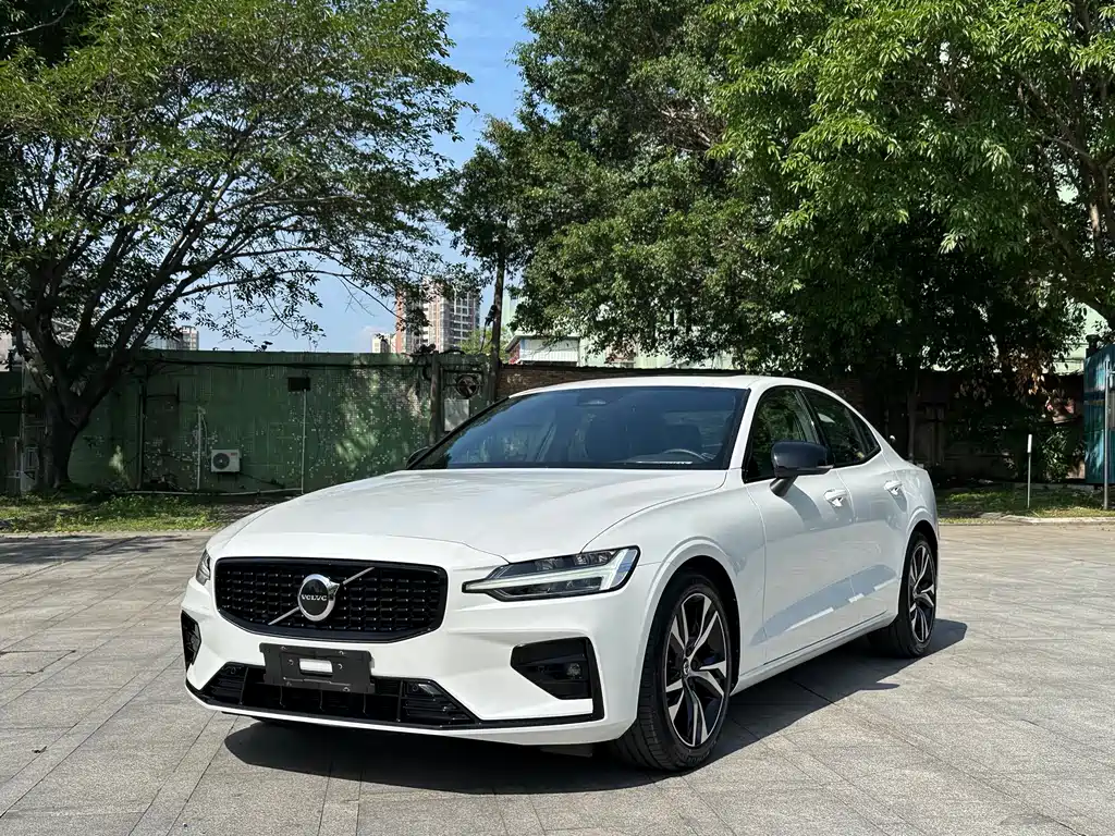Volvo S60 2024 B5 Inscription Sport Edition