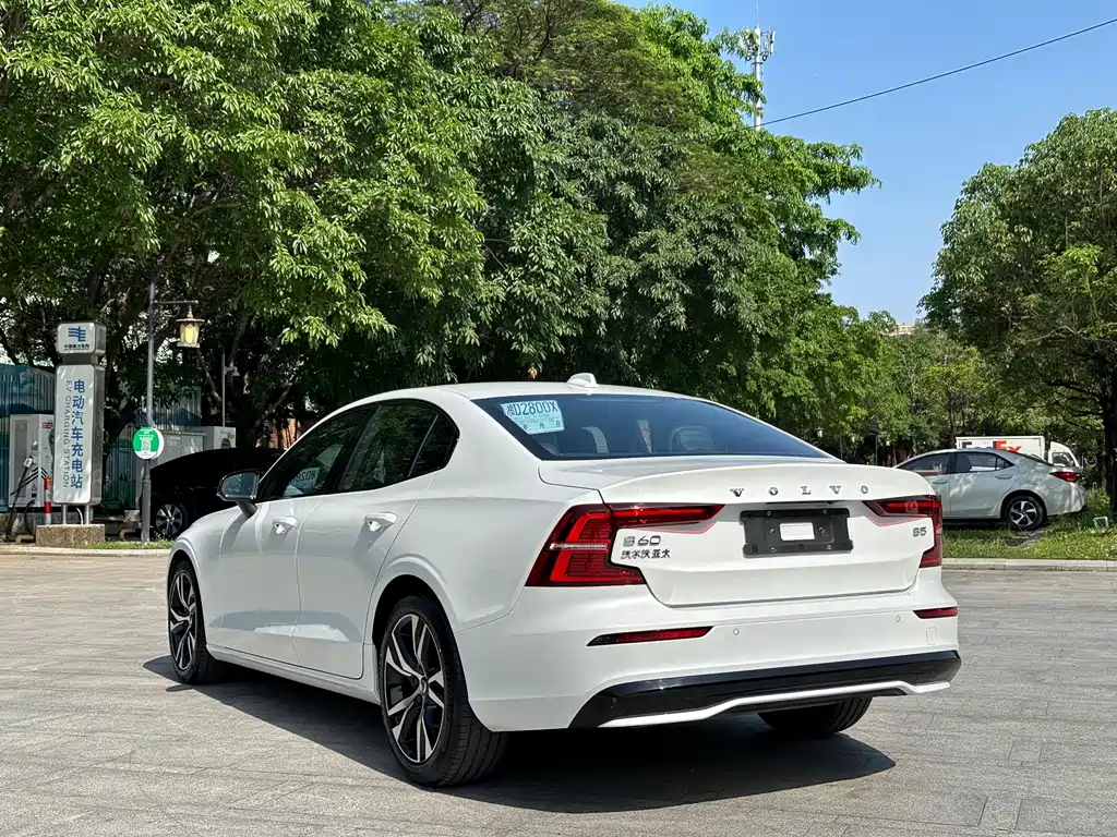 Volvo S60 2024 B5 Inscription Sport Edition