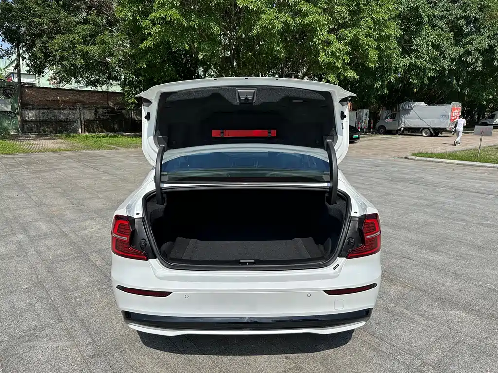 Volvo S60 2024 B5 Inscription Sport Edition