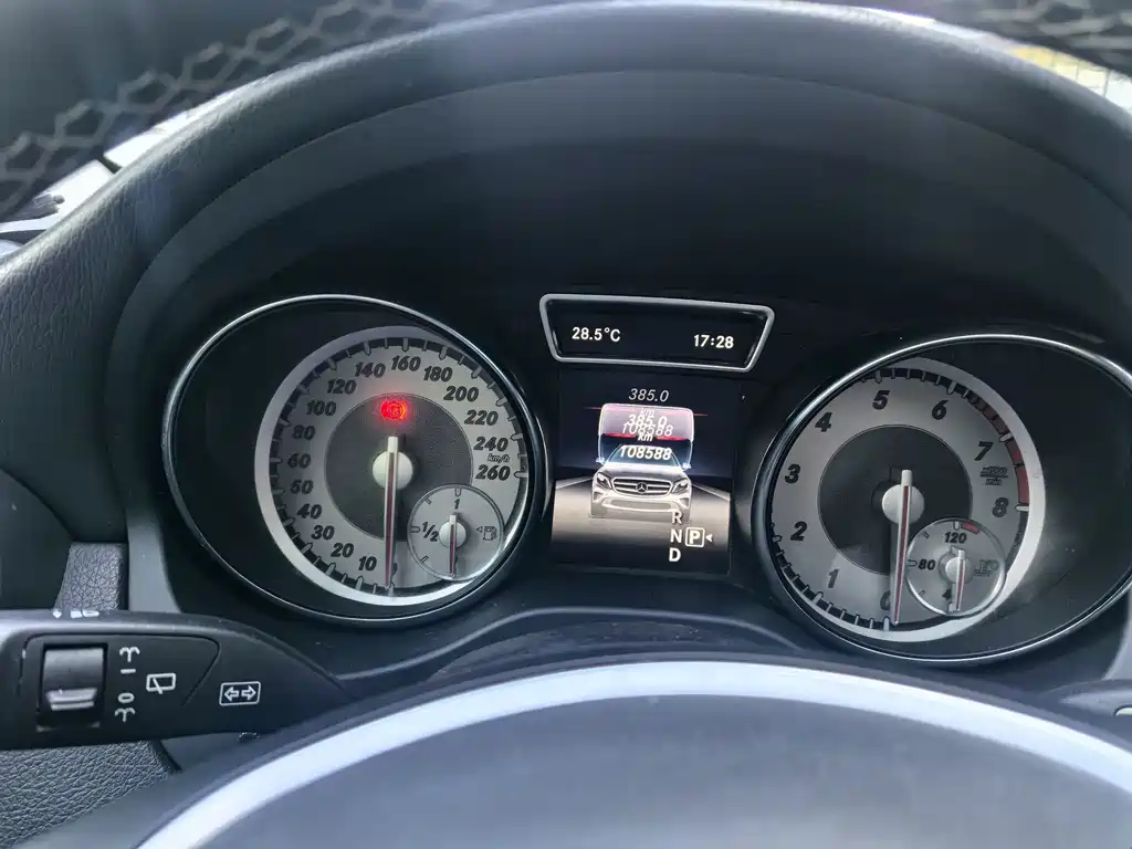 Mercedes-Benz GLA 200 Dynamic Edition 2016
