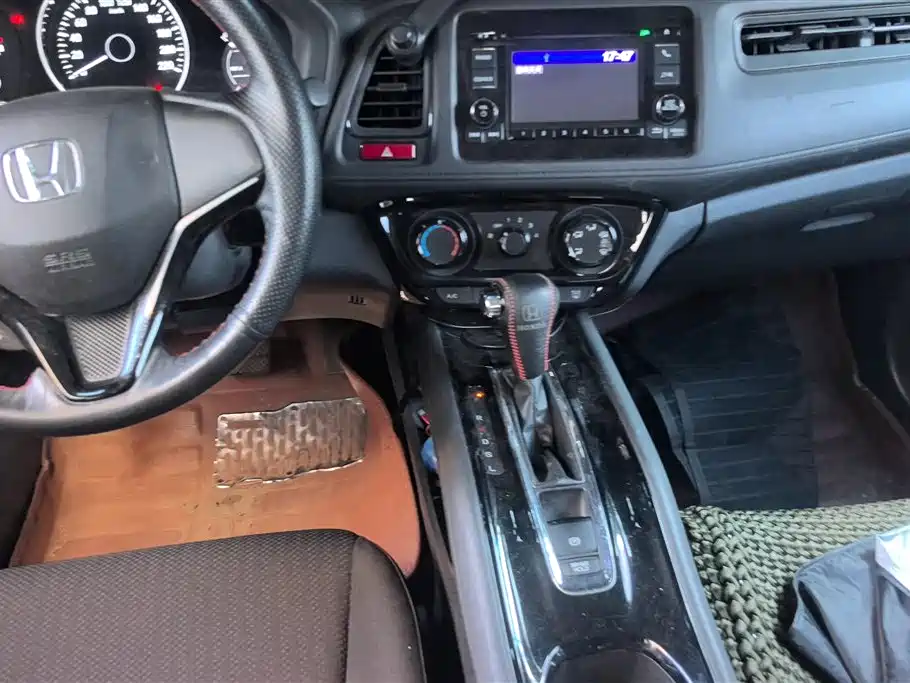 Honda Vezel 2015 1.5L CVT 2WD Comfort
