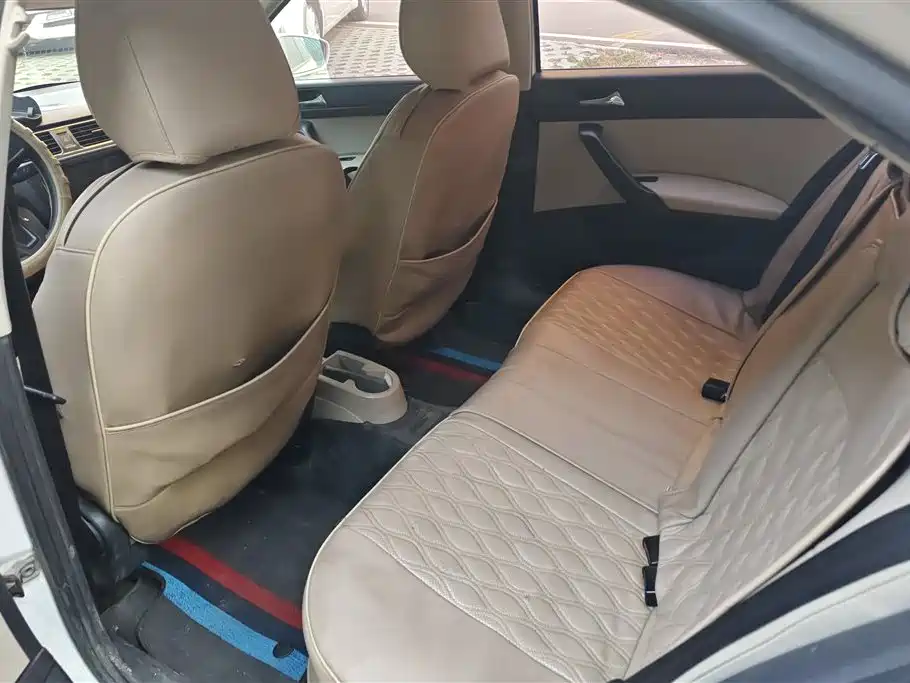 Skoda Rapid 2015 1.6L Manual Zhixuan