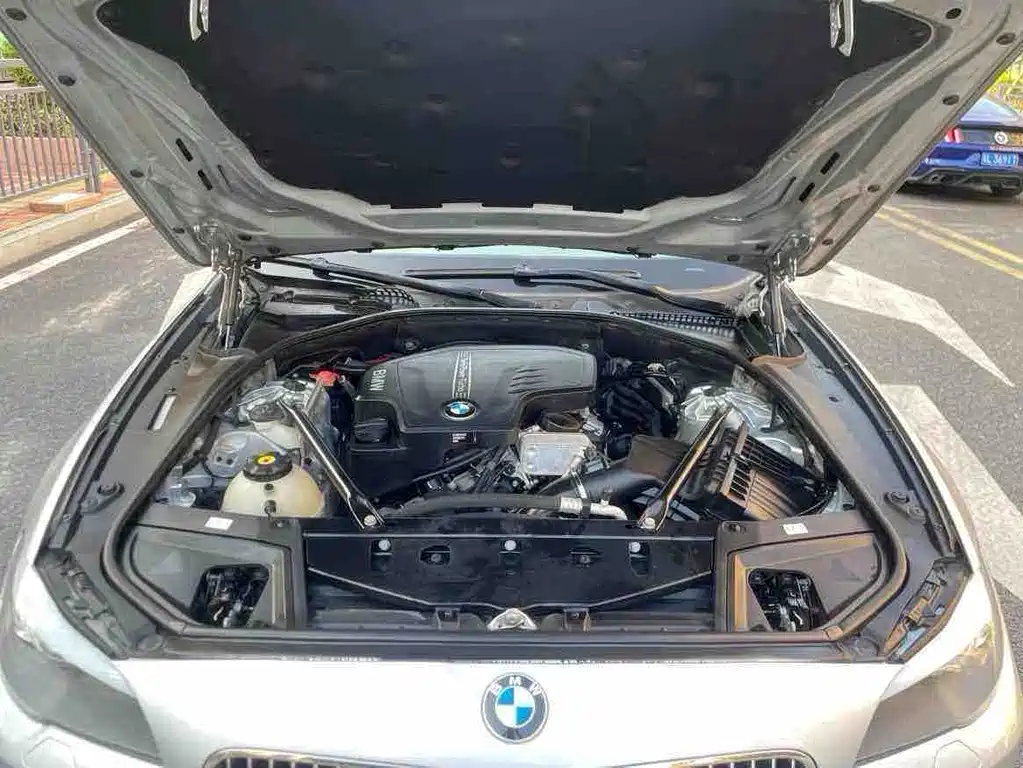 BMW 5 Series 2013 525Li Leading Edition