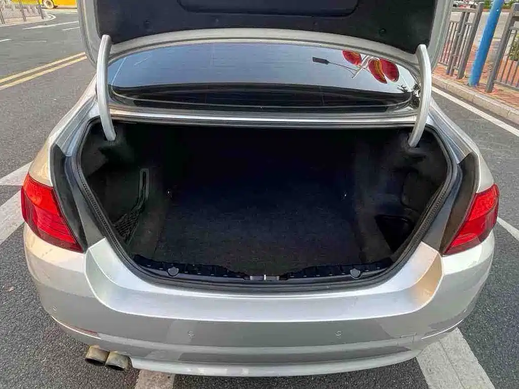 BMW 5 Series 2013 525Li Leading Edition