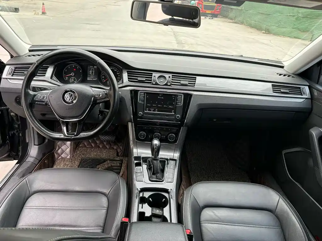 Volkswagen Passat 2016 330TSI DSG Zunrong Edition