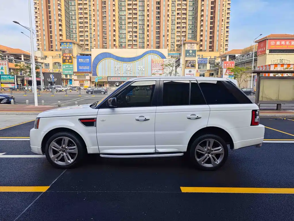 Range Rover Sport 2013 5.0 NA V8 HSE Red Edition