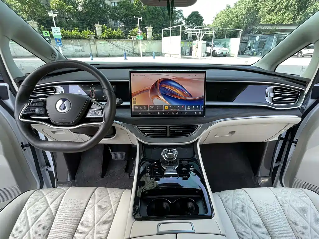 Denza D9 2024 DM-i 980 AWD Flagship
