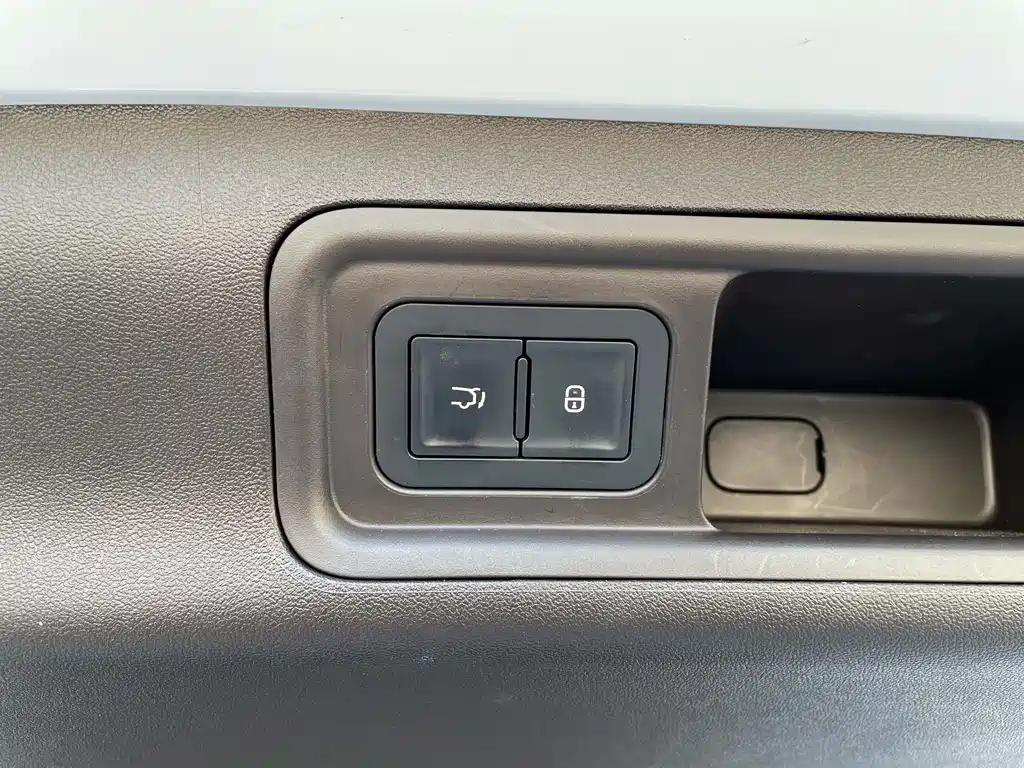 Denza D9 2024 DM-i 980 AWD Flagship