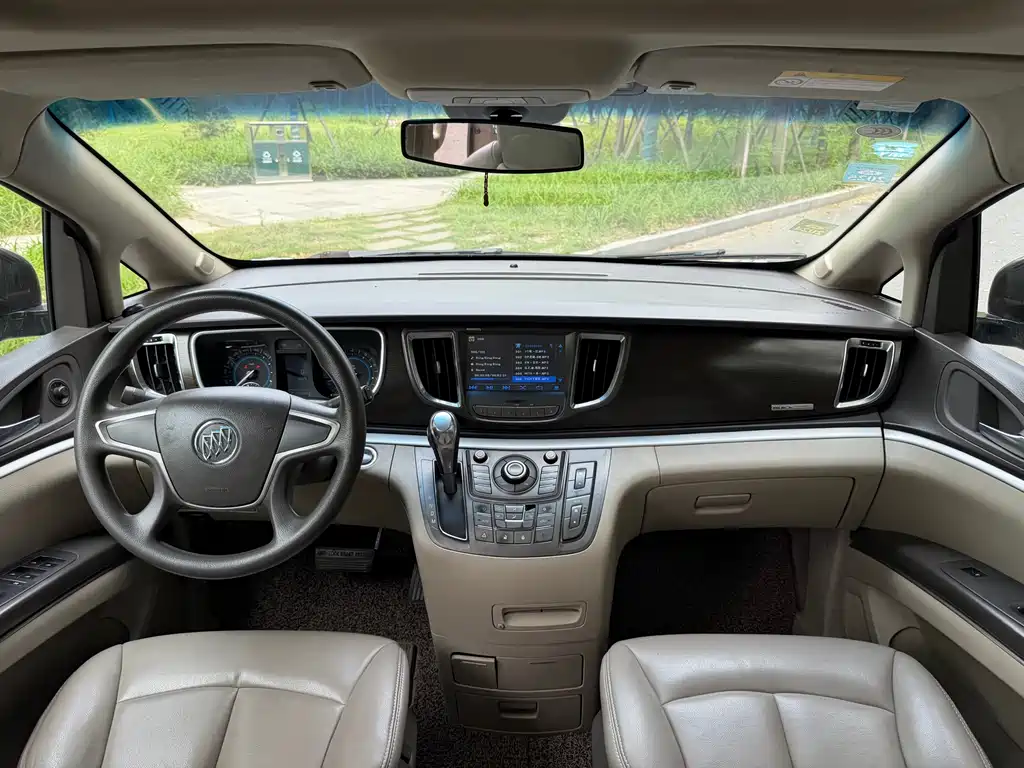 Buick GL8 2013 2.4L CT Luxury Business Comfort Edition
