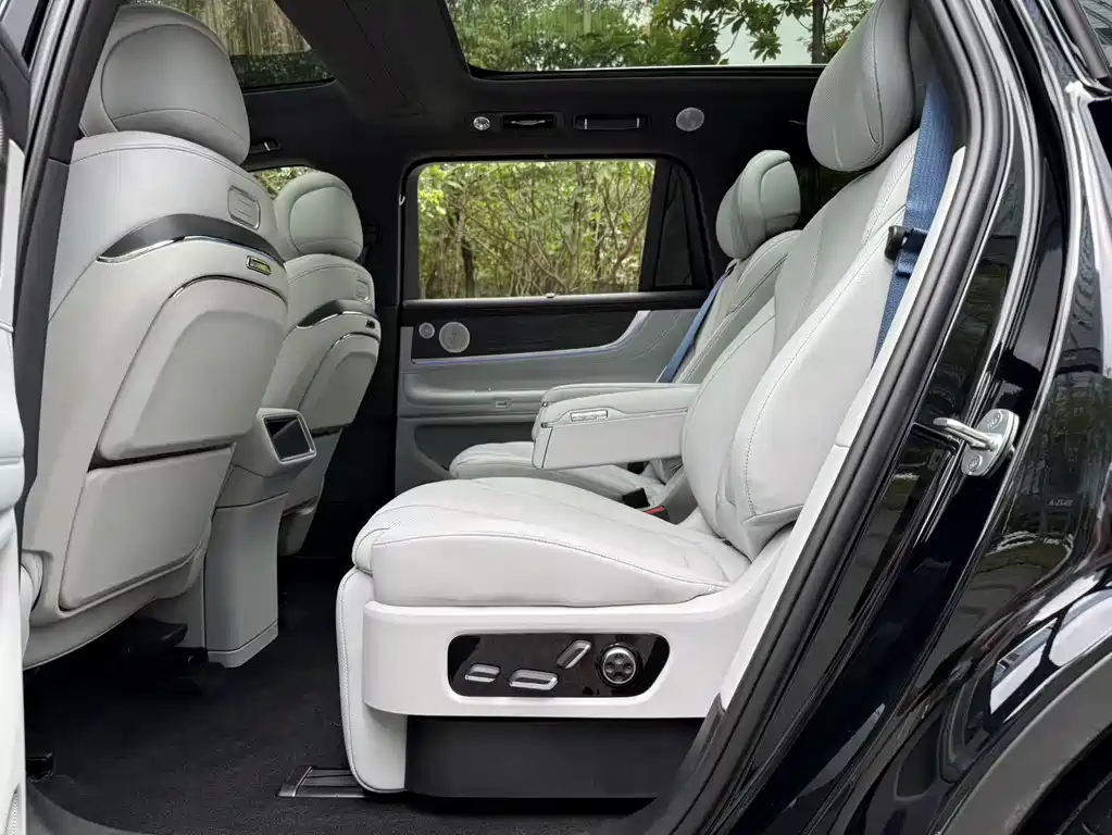 AITO M9 2025 EREV Ultra Edition 52kWh 6-Seater (192-line LiDAR)