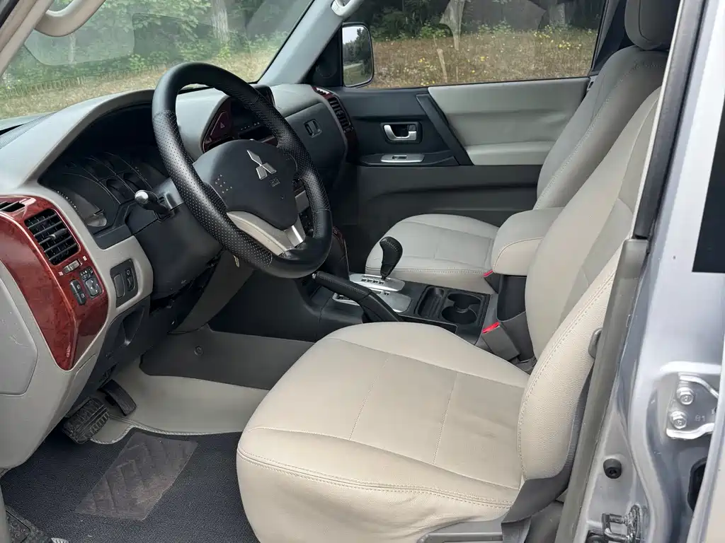 Mitsubishi Pajero 2011 V73 3.0L AT GLS