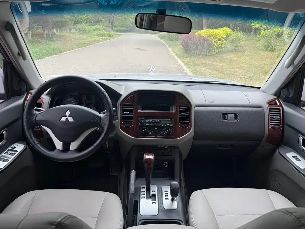 Mitsubishi Pajero 2011 V73 3.0L AT GLS