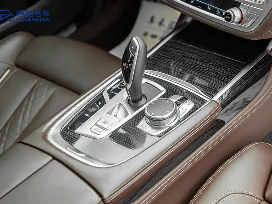 BMW 7 Series 2019 Facelift 730Li M Sport Package - фото 18