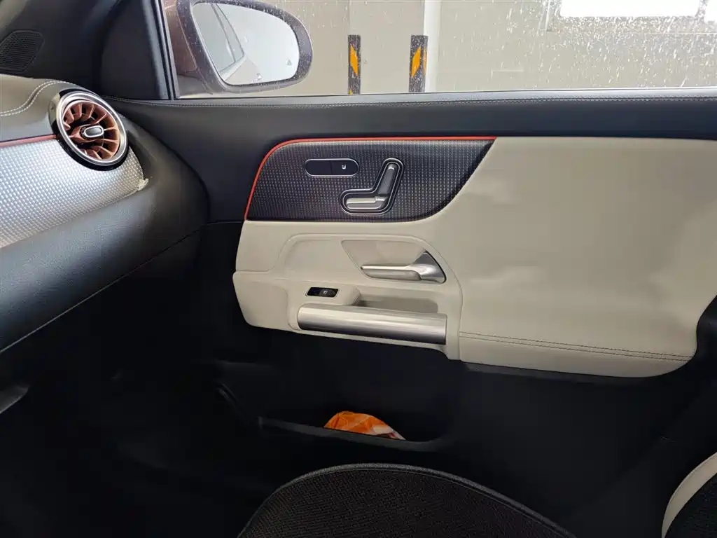 Mercedes-Benz EQA 2022 EQA 300 4MATIC Launch Edition