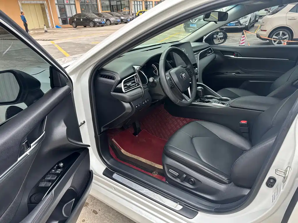 Camry 2021 2.0G Luxury Edition