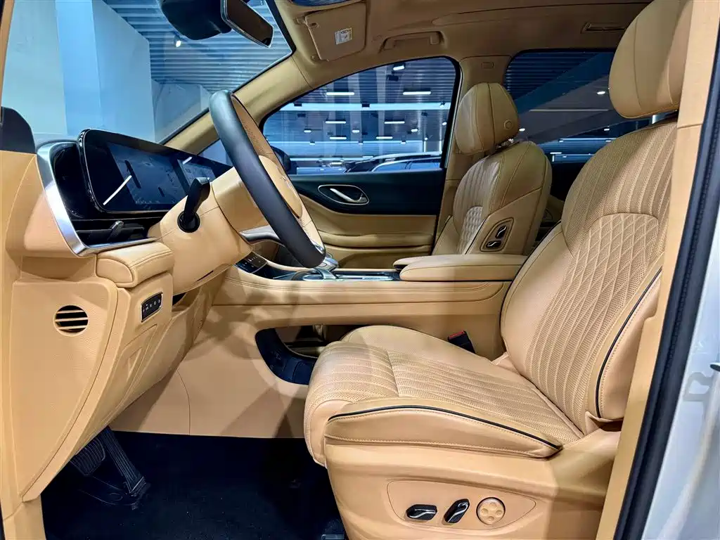Voyah Dreamer 2022 Low Carbon Edition Meng+ Smart Enjoyment Package