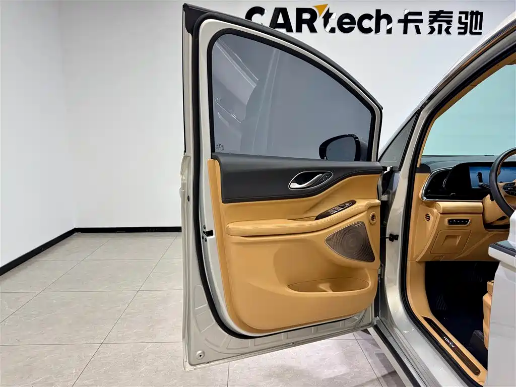 Voyah Dreamer 2022 Low Carbon Edition Meng+ Smart Enjoyment Package