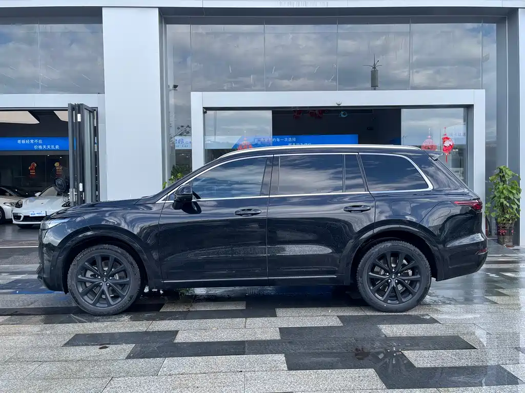 Li ONE 2021 EREV 6-Seater