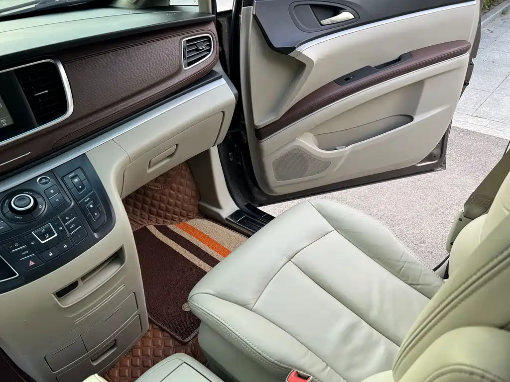 Buick GL8 2017 25S Luxury China V