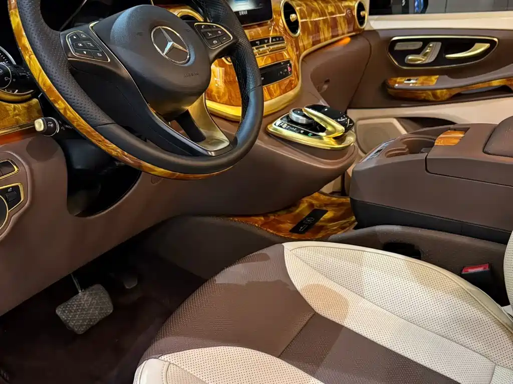 Mercedes-Benz V-Class 2017 V 260 L Exclusive Long Wheelbase