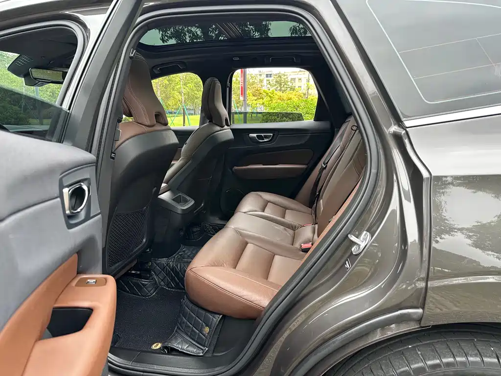 Volvo XC60 2024 B5 AWD Inscription