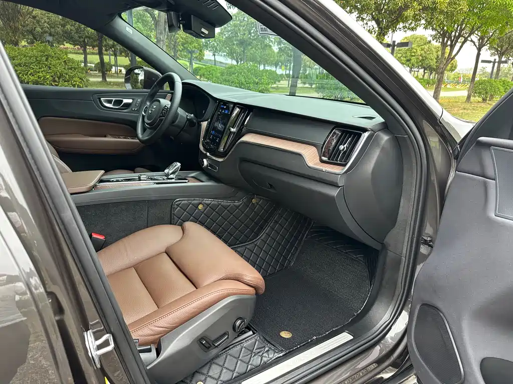 Volvo XC60 2024 B5 AWD Inscription