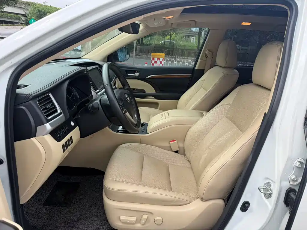 Toyota Highlander 2018 2.0T AWD Supreme Edition 7-Seater China V