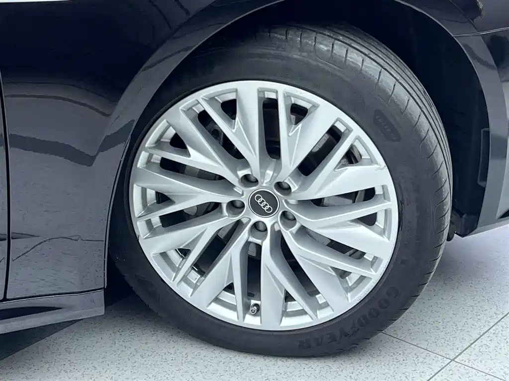 Audi A7L 2024 45 TFSI S-line Zhu Meng Edition with Liujing Package
