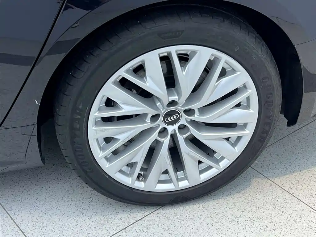 Audi A7L 2024 45 TFSI S-line Zhu Meng Edition with Liujing Package