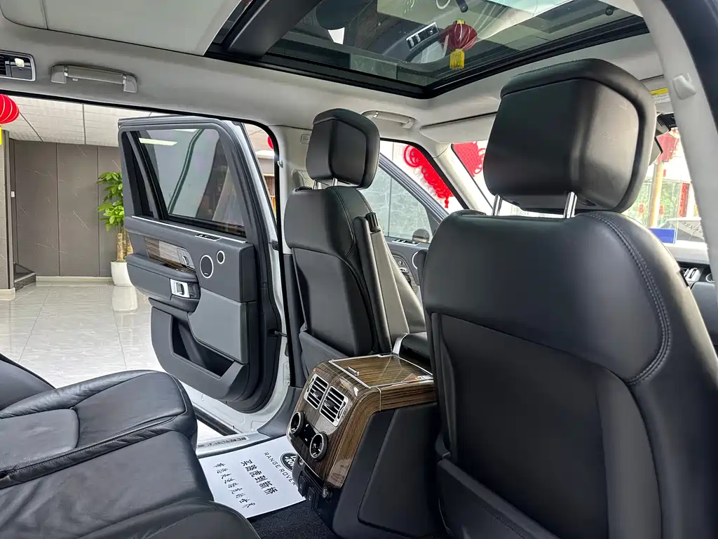 Range Rover Vogue SE LWB 2018
