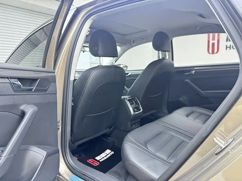 Volkswagen Passat 2017 330TSI DSG Zunrong Edition