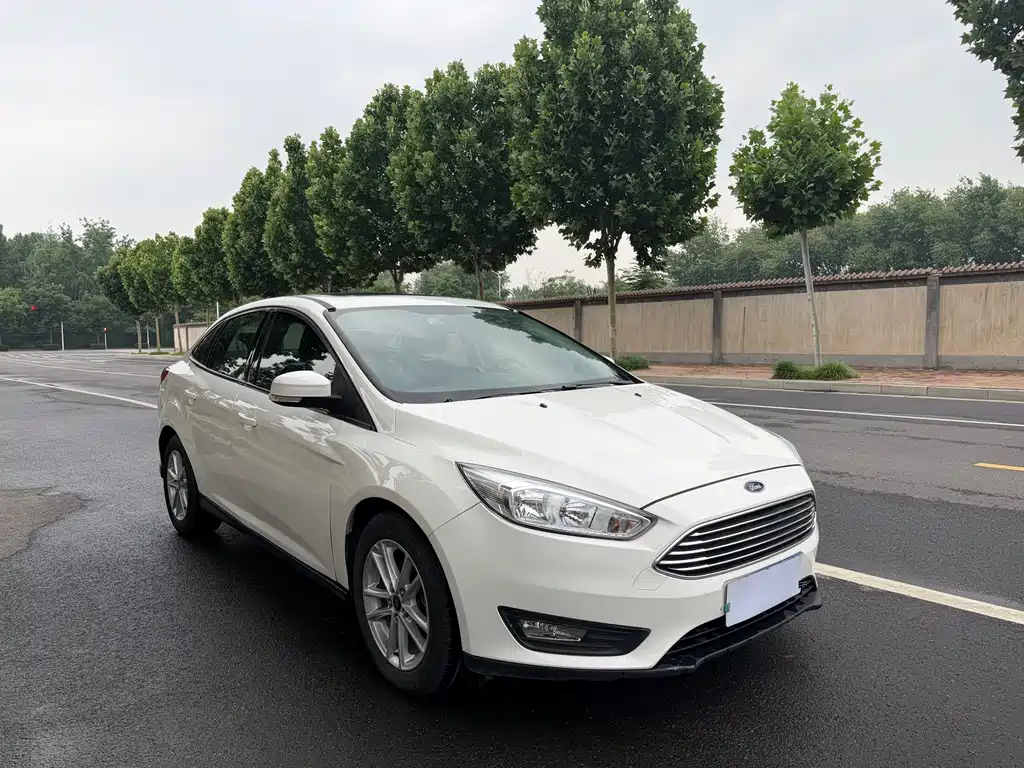 Ford Focus 2018 Sedan Classic 1.6L Manual Fashion Edition Smart Drive Version