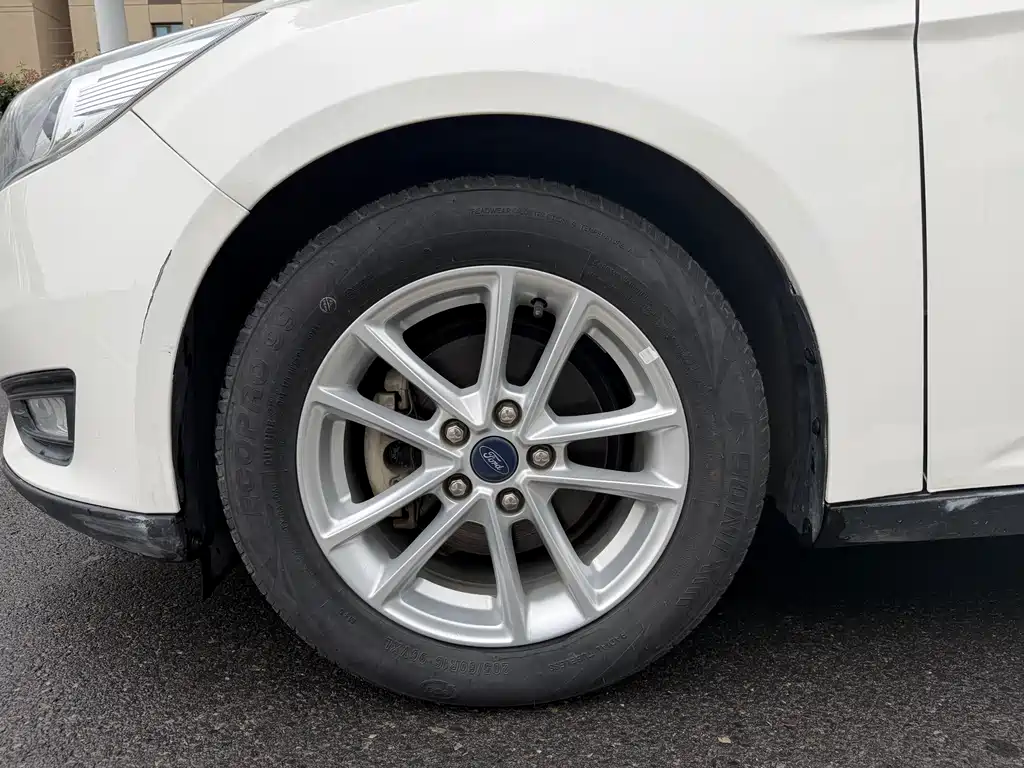 Ford Focus 2018 Sedan Classic 1.6L Manual Fashion Edition Smart Drive Version