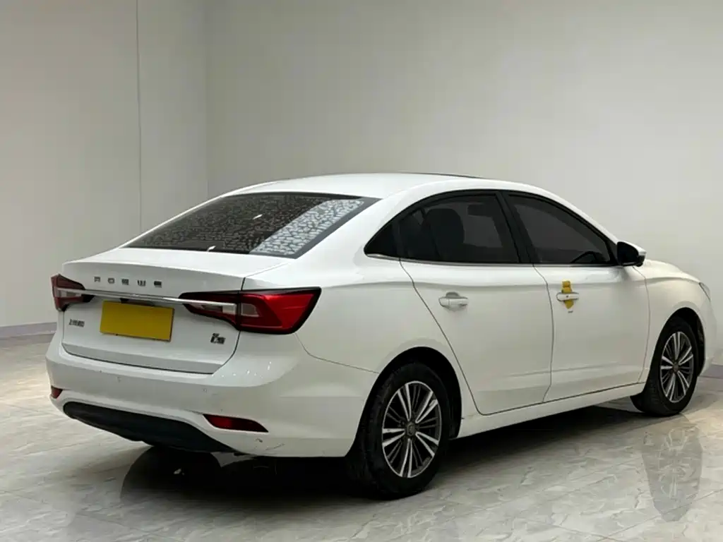 Roewe i5 2019 1.5L Automatic 4G Connected Linghao Flagship Edition