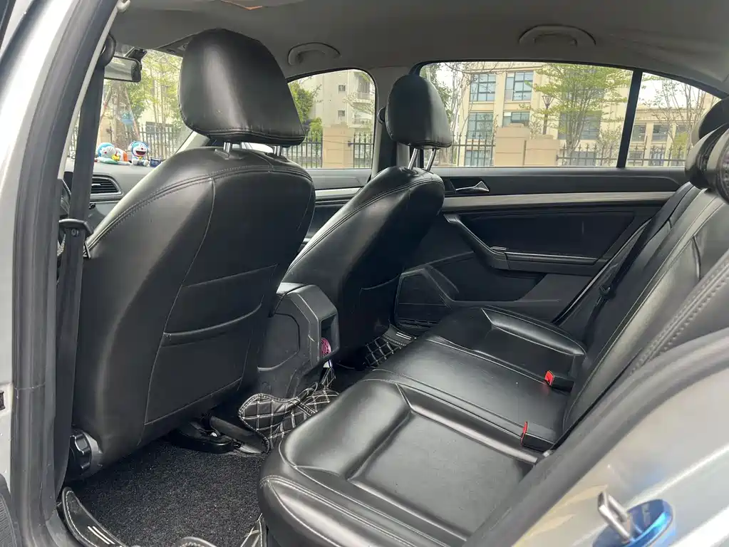 Lavida 2015 1.6L Automatic Fashion Edition